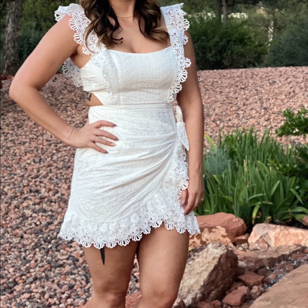 Hello Molly White Lace Dress—Brand new and only worn once